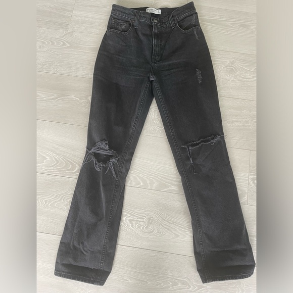 Abercrombie 90s straight ultra high rise black jeans. - Picture 2 of 3